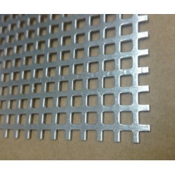 Grille Alu Maille 5.7 mm -140x200 mm